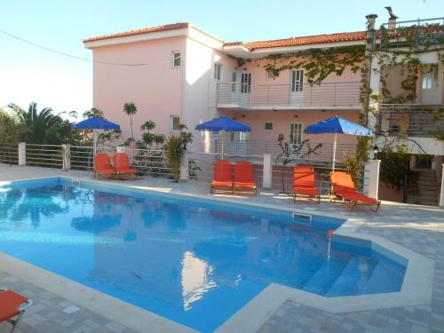  Odyseas Studios, Unterkunft in Lourdata