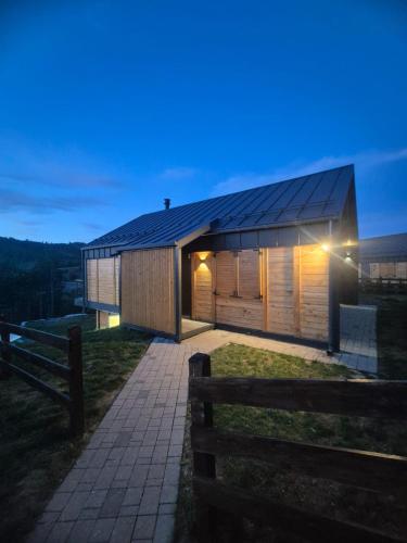 Three-Bedroom House image 10