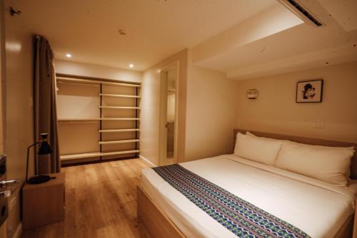 Snooze Inn & Suites Room Type - Superior Studio