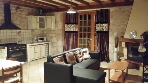 Les gites du Treil - 2 Grandes piscines privées- 9 chambres - 20 personnes (Les gites du Treil - 2 Grandes piscines privees- 9 chambres - 20 personnes) in Tournon-d'Agenais