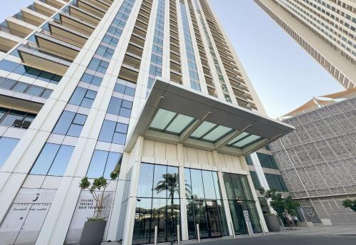 SUMMER DEAL! Luxury Living 2BR with Mesmerizing Burj Views, Dubai (photo 3)