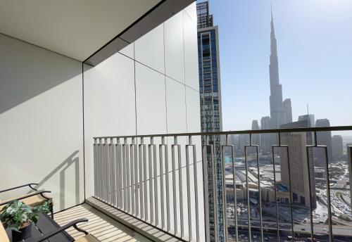 SUMMER DEAL! Luxury Living 2BR with Mesmerizing Burj Views, Dubai (photo 8)