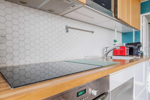 Charming apartment with balcony and view - 1BDR 2P - 19th arr - image 14