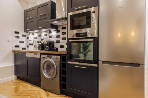 Charming Apartment 2BR/6P - Gare de l'Est - image 12