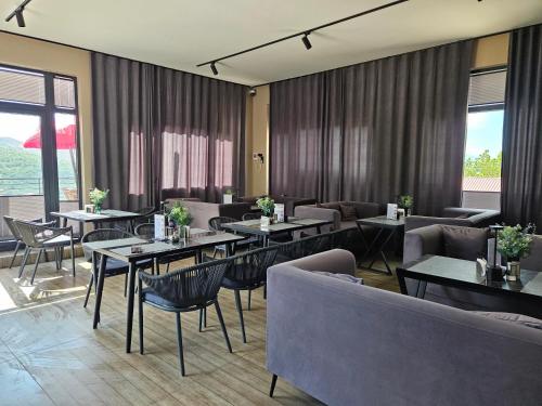 Restaurant, Panorama Lux in Yusufkhona