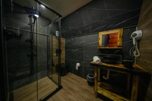 Waterfall Bungalov – Çamlihemsin, WI