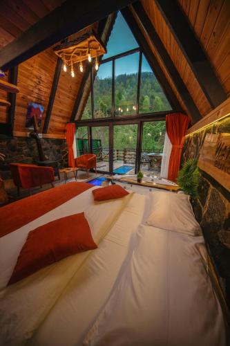 Waterfall Bungalov – Çamlihemsin, WI