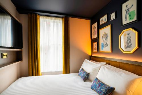 Cozy Double Room image 6