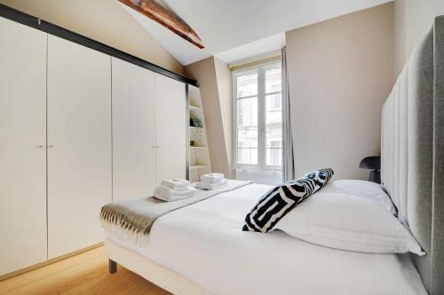 Charming 2BR/5P - Eiffel Tower - Trocadero - image 2