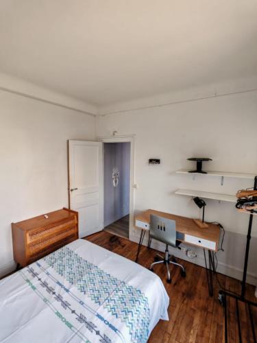 Cozy Apartment Montrouge Paris in Монруж