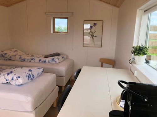 Obot 1 riverside cabin in Fellabaer