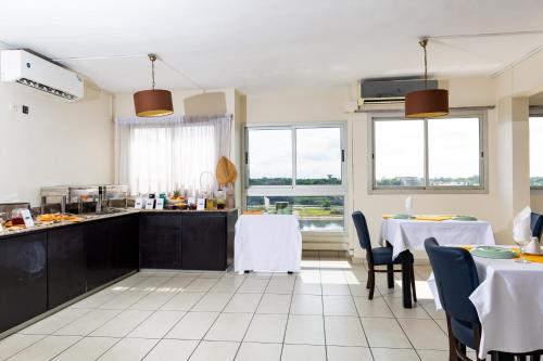 레스토랑, Residences Les Hauts de l'Indenie in 아비장