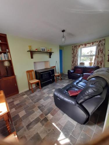 Granny's cottage, a lovely lakeside cottage in Lough Eske