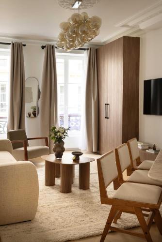 Elegant apartment - 2BR- 6P- Gare Saint Lazare - image 3
