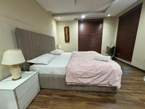 The Perfect Blend of Style and Comfort in Gold Crest Mall - image 13