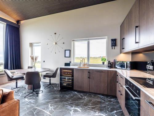 Bay View Apartments in Gardur