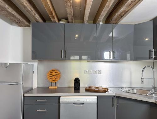 Charming flat in Paris Olympic Games 2024 - image 13