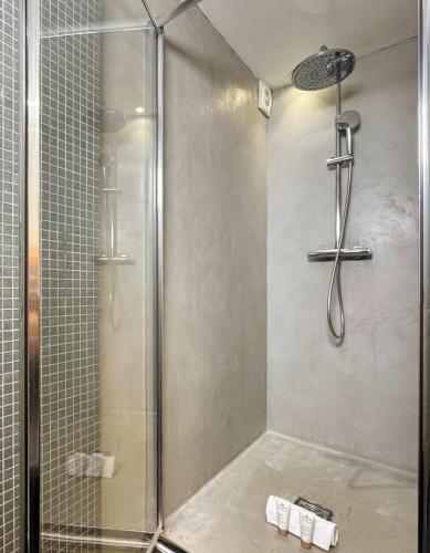 Charming flat in Paris Olympic Games 2024 - image 11