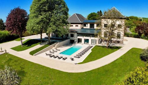 La Fabrique des Ducs Vindihouses-piscine-64 pers in Épinac