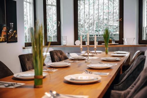 WagnerStays BadEms Historic VillaWhirpool Billiard in บัด เอมส์