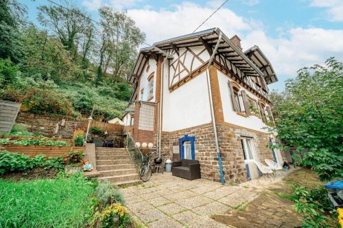 WagnerStays BadEms Historic VillaWhirpool Billiard in บัด เอมส์