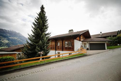 Alba in Frutigen Town Center