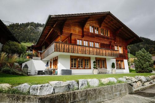 Alba in Frutigen Town Center