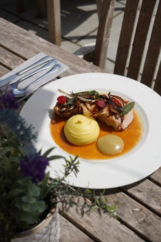 The Boot Inn - image 13