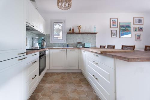 Kitchen, Appartement T2 - Proche de la mer near Cite Episcopale