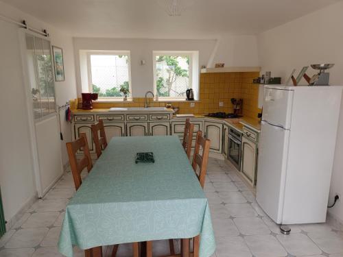 Belle maison familiale près de La Rochelle (Belle maison familiale pres de La Rochelle) in Ferrieres (Poitou-Charentes)
