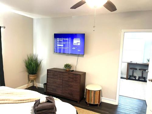 Beautiful Guest Suite with Private Driveway and Entrance in Orlando nyugat
