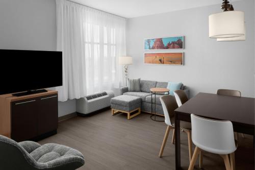 TownePlace Suites by Marriott Hobbs - image 7