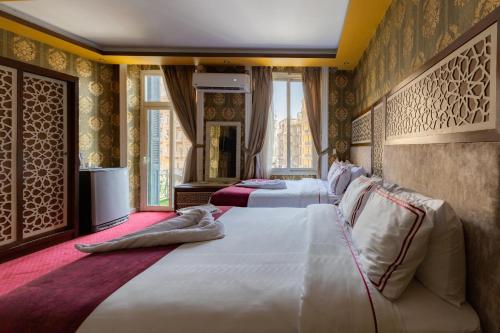 Deluxe Quadruple Room image 4