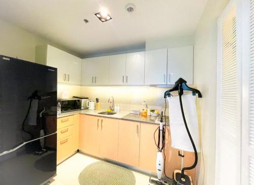 Luxurious 3BR near Solaire & Okada w Infinity Pool, Manila (photo 6)