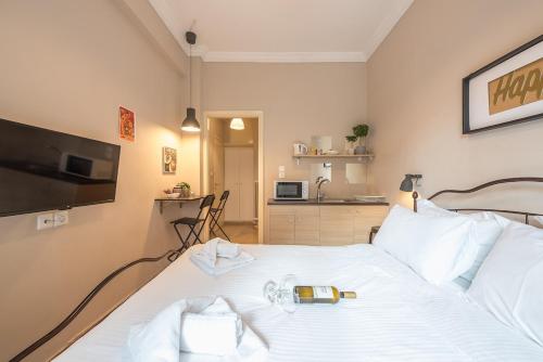 Elegant Hermes Suite in Athens, by Acropolin, Athens (photo 3)