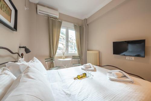 Elegant Hermes Suite in Athens, by Acropolin, Athens (photo 5)