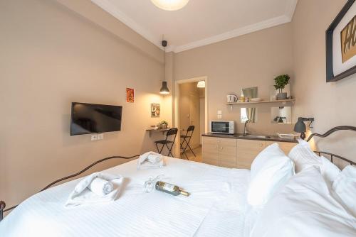 Elegant Hermes Suite in Athens, by Acropolin, Athens (photo 6)