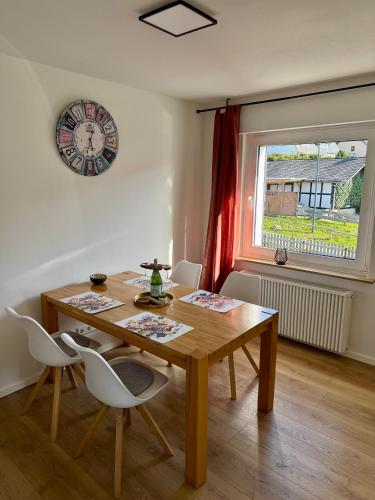Ferienwohnung r/auszeit in Altenfeld