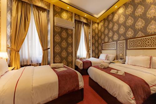 Deluxe Triple Room image 5