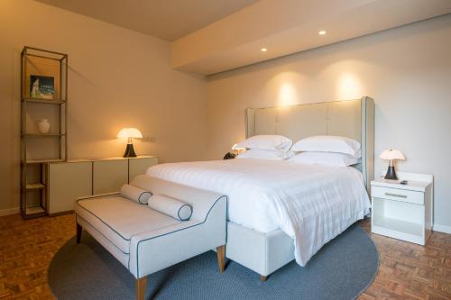 Suite with Hot Tub