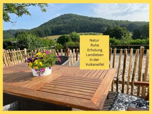 Landgut Pfauenhof - Landleben genießen auf dem Bio-Reiterhof in der Vulkaneifel in Utzerath, Deutschland