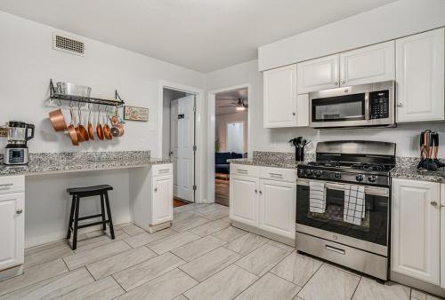 Family fun 4bed 2bath with pool near พิพิธภัณฑ์ศิลปะแมกเนย์