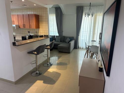 Dubai Marina-2Bedroom-3 balcony -holiday home-direct acces to Marina Promenade, Dubaj (zdjęcie 8)