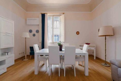 Ghibellina Elegant Apartment with 4 bedrooms - image 9