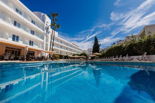 Hotel O7 ALONDRA - 수영장