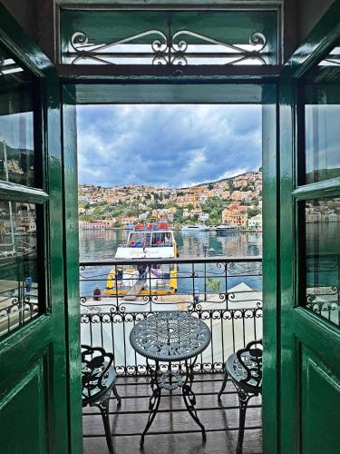 LOS 1 Neoclassic Harbour View