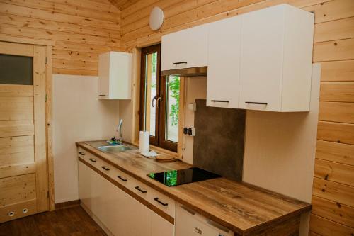 virtuve, Domki w lesie nad Drawskim in Nowe Worowo