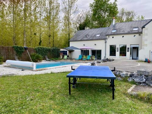 ทัศนียภาพภายนอกโรงแรม, Les Prairies du Val d'Amboise Grand Gite 15 pers PMR avec piscine in เนอเซ