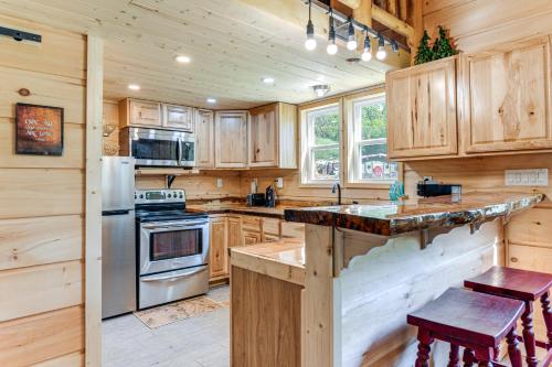 On-Site Creek Access: Pet-Friendly Cosby Cabin! in Cosby (TN)