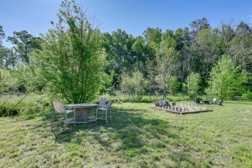 On-Site Creek Access: Pet-Friendly Cosby Cabin! in Cosby (TN)